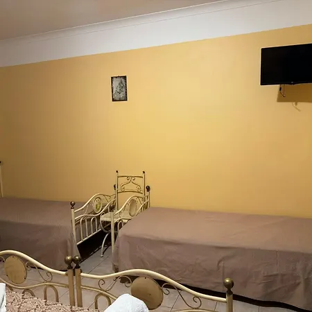 Karol Wojtyla Alojamento de Acomodação e Pequeno-almoço San Giovanni Rotondo