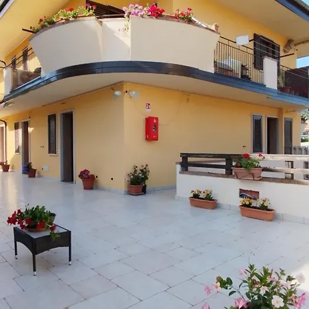 Alojamento de Acomodação e Pequeno-almoço Karol Wojtyla 3*